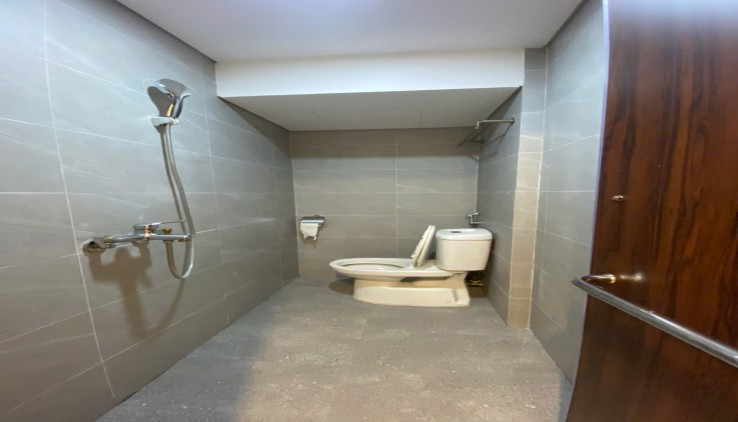 Cho thuê căn hộ Tập thể tầng 1 Tân Mai mới kính koong 60m2, 2 ngủ, 1 khách, 9 Triệu, Full đồ
